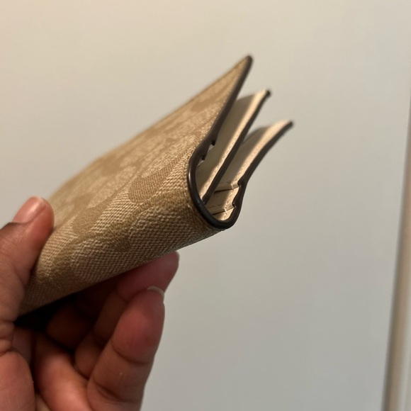 Signature coach wallet - Picture 4 of 9